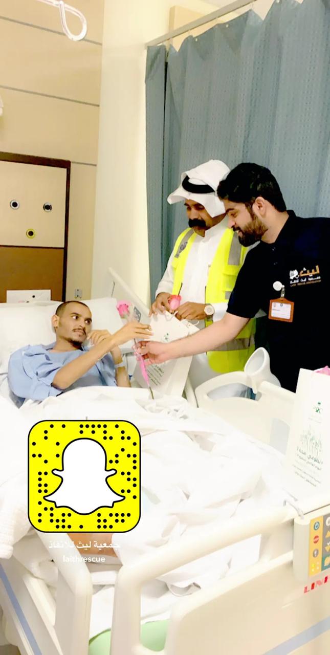 زيارة للمرضى بمستشفى الملك خالد